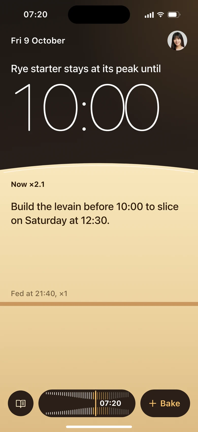 Today: the screen fills with sourdough starter up to its rise, 2.1 times; it stays at its peak until 10:00, so the levain is built before then.